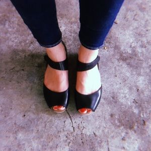 Dansko Vera Flat Sandal